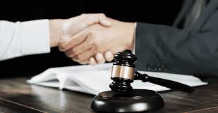 Understanding the Importance of Contacting Lawyers for Legal Issues